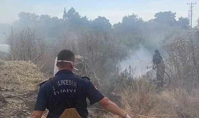Susurluk'ta çıkan yangında 1 ton saman kullanılamaz hale geldi