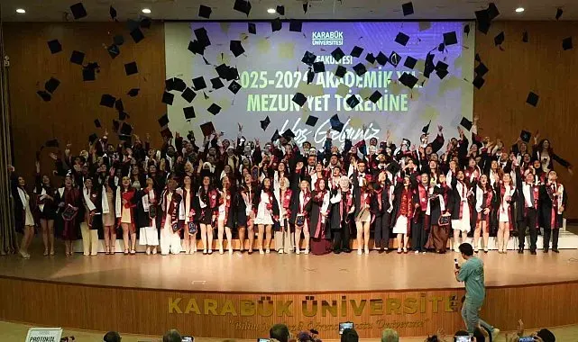 KBÜ Tıp Fakültesi mezunları hekimlik hayatına ilk adımını attı