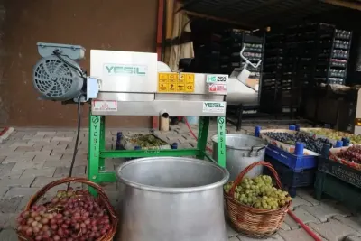 Elazığlı Çiftçilere Yüzde Yetmiş Hibe Desteğiyle Tarım Makinesi Dağıtıldı