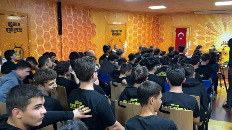 RTÜK Üyesi Hasan Davulcu Düzce'de Gençlerle Buluştu