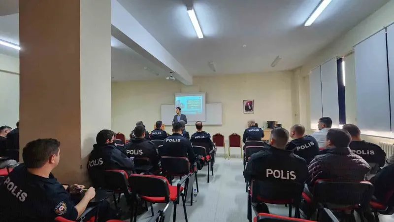 Erzincan Polis Meslek Eğitim Merkezi'nde Babalara Yönelik Seminer Düzenlendi