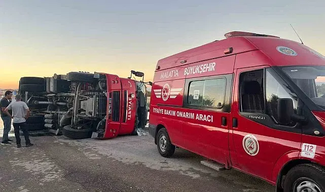 Malatya'da yangın ihbarına giden itfaiye aracı devrildi: 3 yaralı
