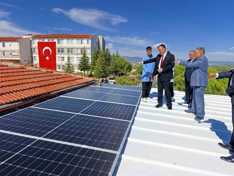 Gördes Mesleki ve Teknik Anadolu Lisesi Kendi Enerjisini Güneşten Üretmeye Başladı