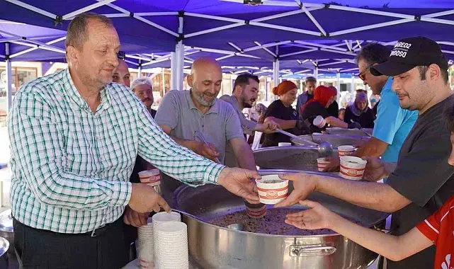 İznik'te 5 bin kişilik aşure ikramı
