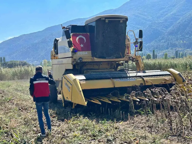 Simav İlçesinde Hibeli Ayçiçeği Ekim Alanlarında Hasat Kontrolleri Yapıldı