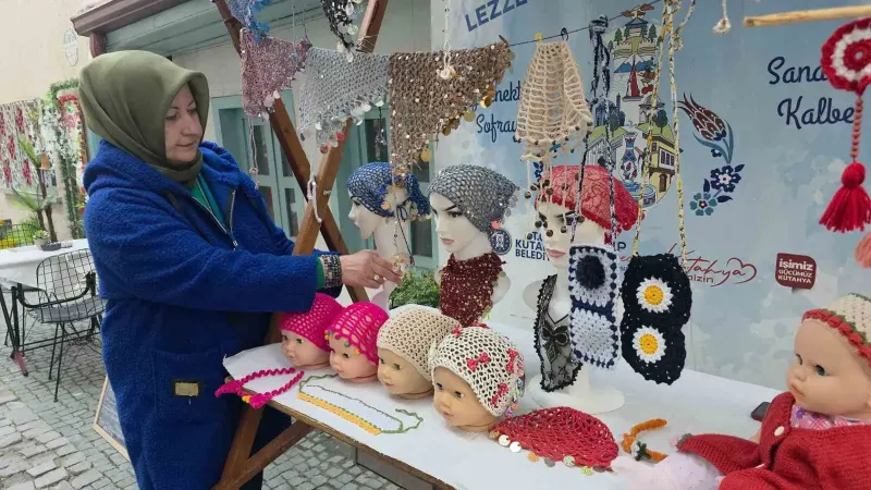 Kütahya'da Kırk Yıllık Örgü Tutkusu El Emeği Ürünlere Dönüşüyor