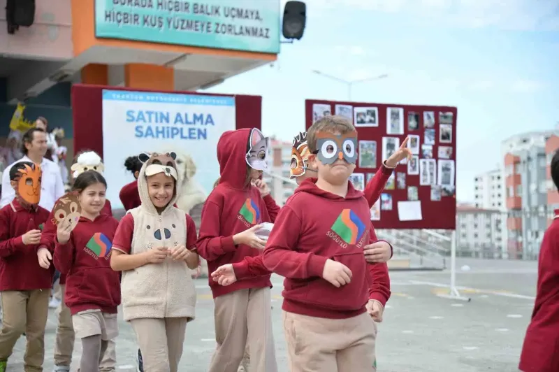 Trabzon'da İlkokul Öğrencilerine Hayvan Sevgisi Aşılandı