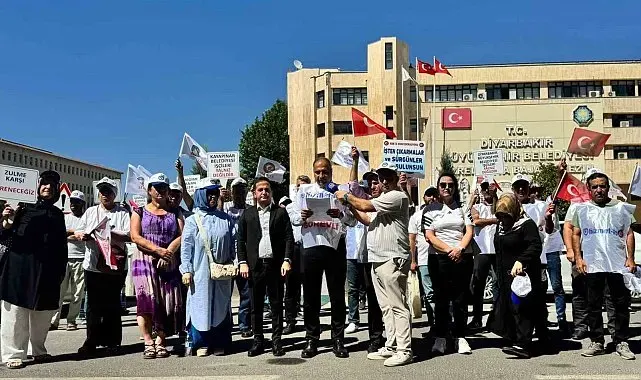 Aküzüm, işten çıkarılan işçiler ile bir araya geldi