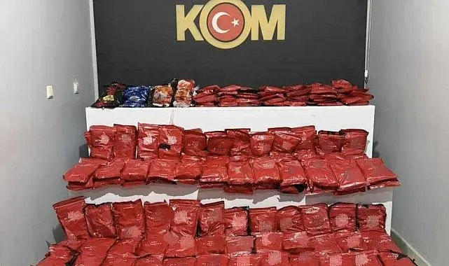 Niğde'de kaçak tütün operasyonu: 272 paket ele geçirildi