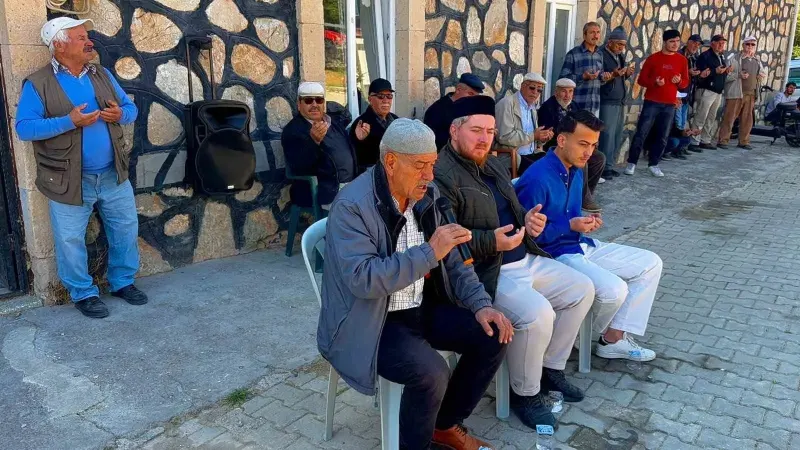 Belçika'dan Gelen Hayırseverden Memleketinde Vefa Dolu Mevlit Programı