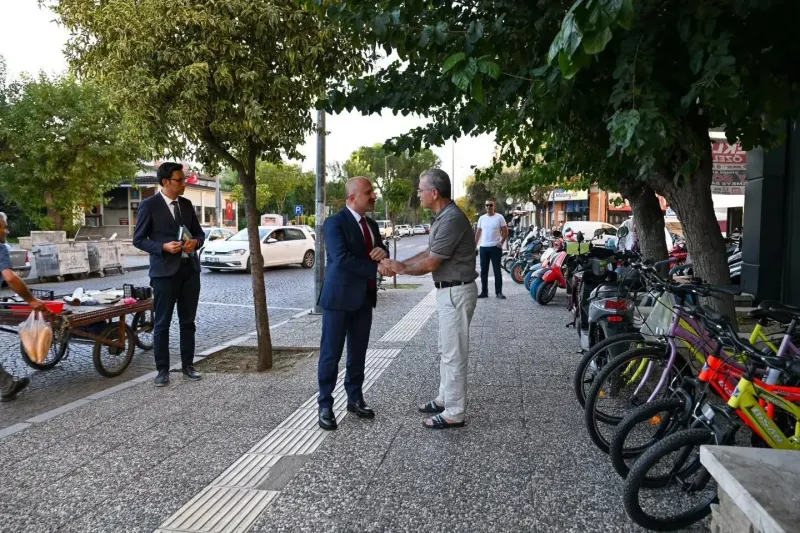 Aydın Valisi Osman Varol Egemenlik Bulvarı'nda Vatandaş ve Esnafla Buluştu