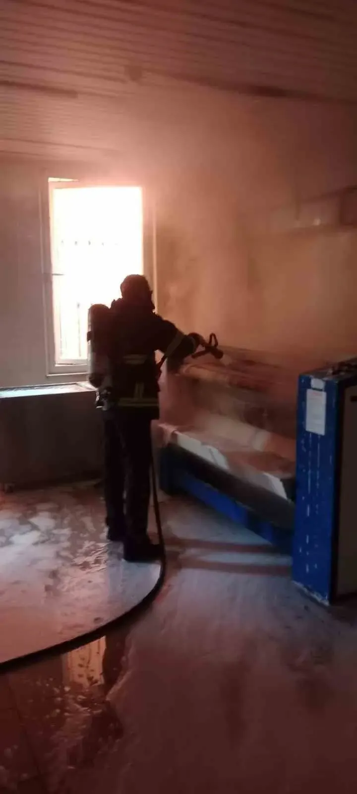 Bolu'daki Kız Yurdunda Çıkan Yangın Ekipleri Harekete Geçirdi