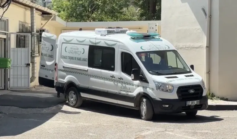 Gaziantep te Beşinci Kattan Düşen Küçük Müslüm Hayatını Kaybetti
