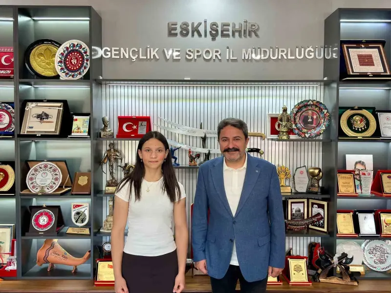 Eskişehirli Öğrenci Bilek Güreşindeki Başarısıyla Türkiye Şampiyonlar Kampı’na Katılacak