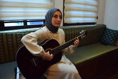 Çorum'da Yaşayan Görme Engelli Büşra'nın 10 Yıllık Müzik Özlemi Gerçek Oldu