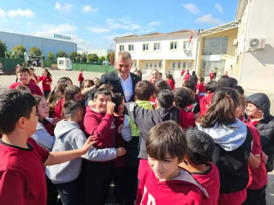 Gölcük’te Yıkım Kararı Alınan Okul İçin Prefabrik Sınıflar Kuruldu