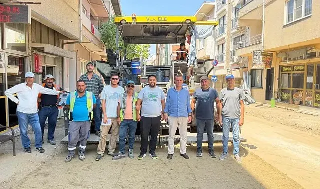 Yenipazar'da sıcak asfalt çalışmaları hız kesmeden sürüyor