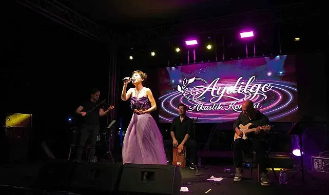 Aydın Büyükşehir'in 'Yaza Merhaba' etkinliği Aydilge konseri ile başladı