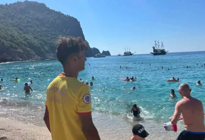 Alanya Plajlarında Ekim Ayında Yaz Havası
