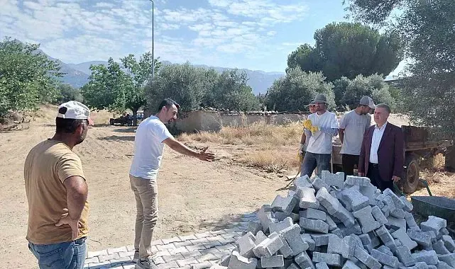Buharkent'te bozulan sokaklarda kilit parke çalışması sürüyor