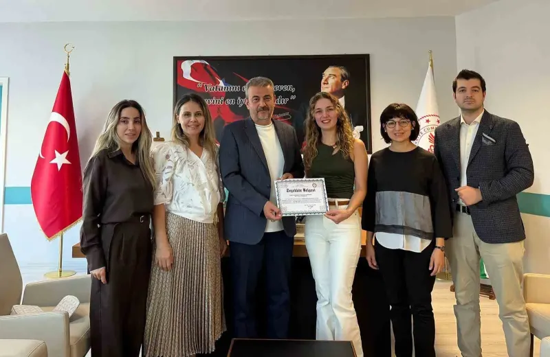 Muğla Sıtkı Koçman Üniversitesi Dermatoloji Araştırmasına Antalya'da Ödül