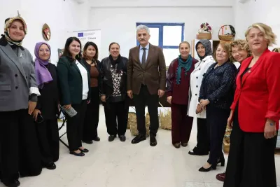 Düzce Valisi Mehmet Makas Kadın Emeği Merkezi'ndeki Üreticileri Ziyaret Etti
