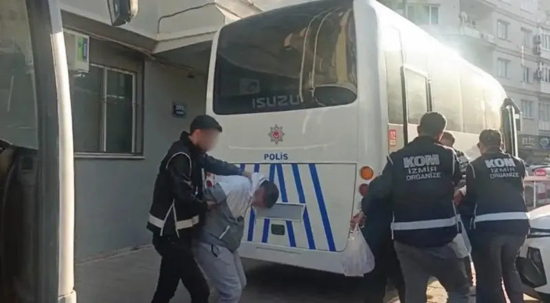 İzmir'de Organize Suç Örgütüne Operasyon: Kundaklama Şüphelisi 4 Kişi Cezaevinde