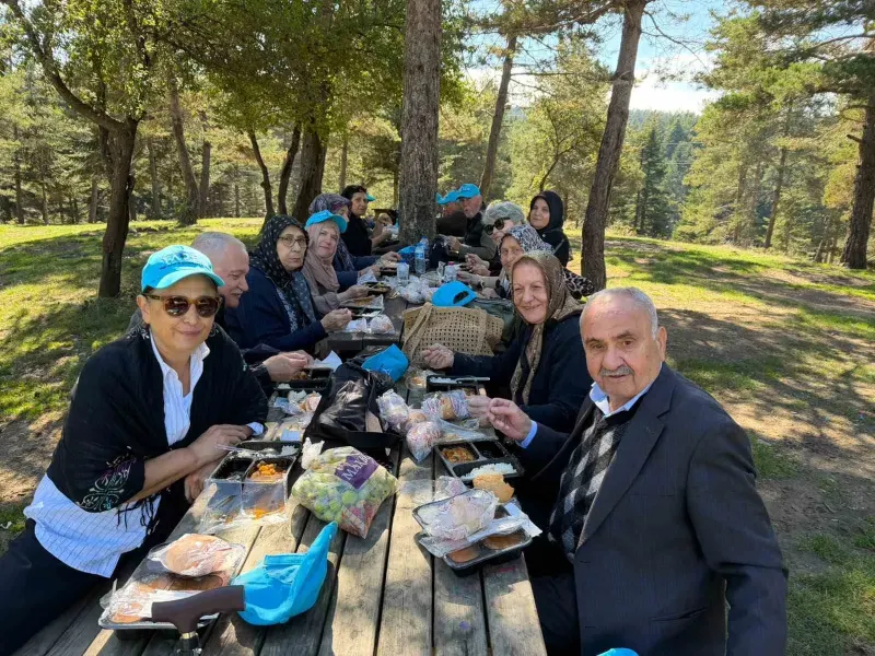 Sakarya’da Yaşlılar Karagöl Yaylası’nın Doğasında Buluştu