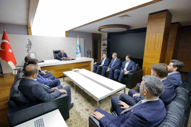 Kayseri Büyükşehir Belediyesinden Yeşilay Heyetine Kabul