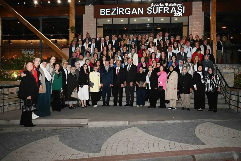 İsparta’da Düzenlenen Çalıştayda Kadın Muhtarlar Bir Araya Geldi