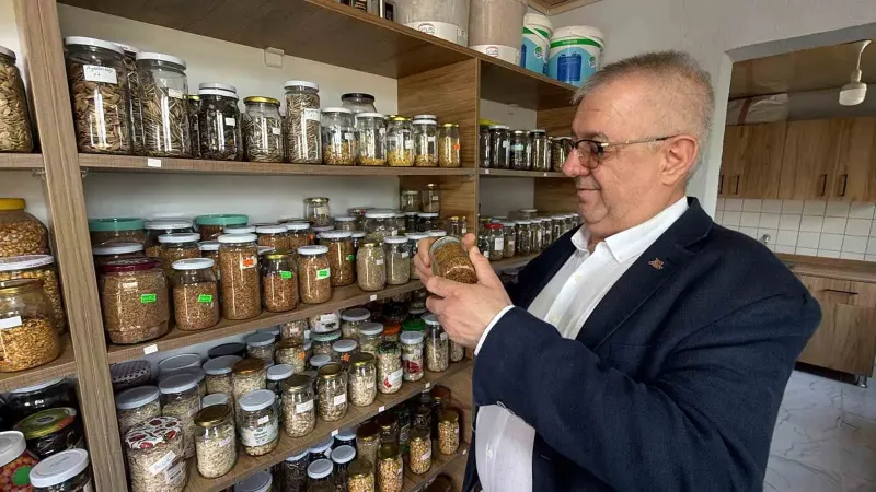 Edremit’te 137 Çeşit Ata Tohumu Gelecek Nesillere Aktarılıyor