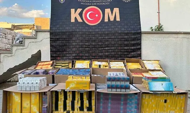Polis durdurduğu tırda 13 bin 140 paket gümrük kaçağı sigara ele geçirdi