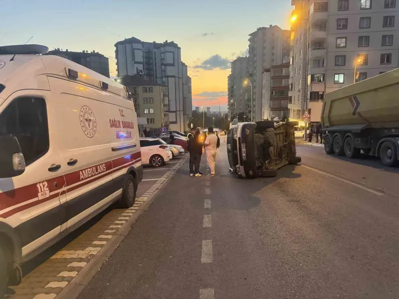 Kayseri'de Minibüs ve Hafif Ticari Araç Çarpıştı: Bir Yaralı