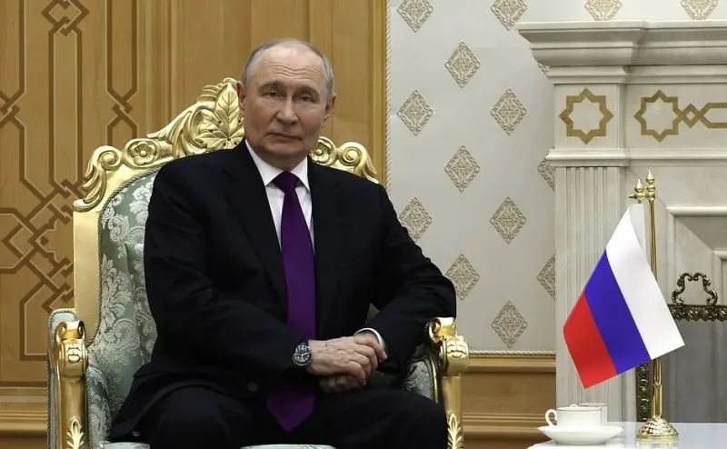 Vladimir Putin Ve Mesud Pezeşkiyan Türkmenistan'da Bir Araya Geldi