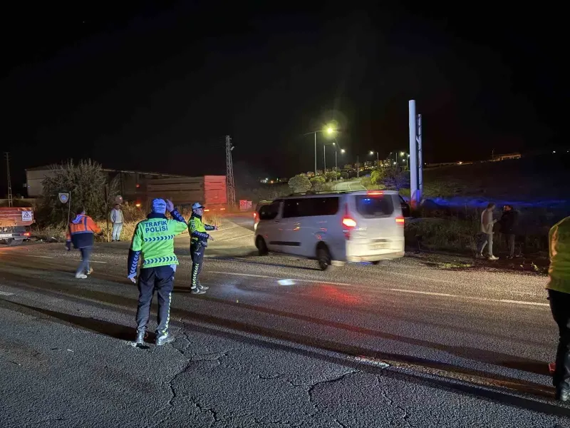 Kayseri’de İki Otomobil Çarpıştı: 3 Kişi Yaşamını Yitirdi