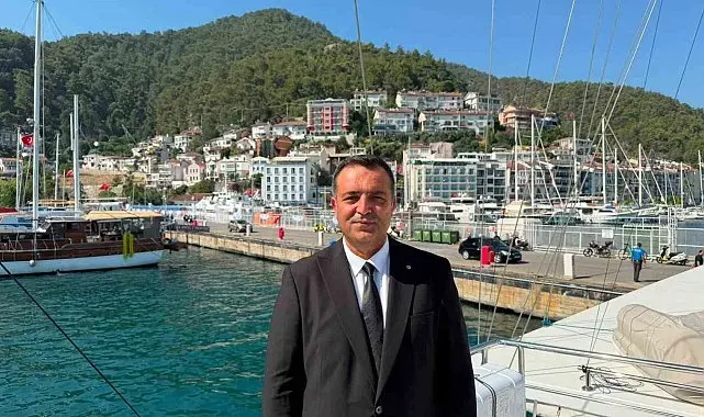 Fethiye'de şehit denizciler anısına denize çelenk bırakıldı
