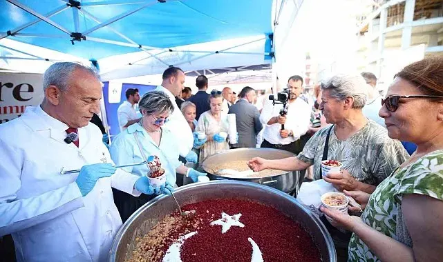 Küçükçekmece Belediyesi'nden Muharrem ayında aşure ikramı