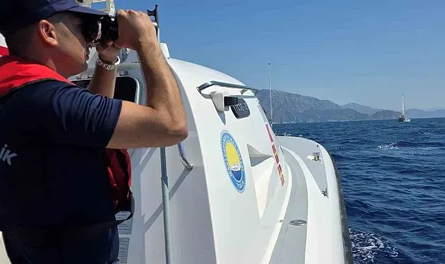 Marmaris açıklarında batan göçmen botunda kayıp 2 kişiyi arama çalışmaları sürüyor