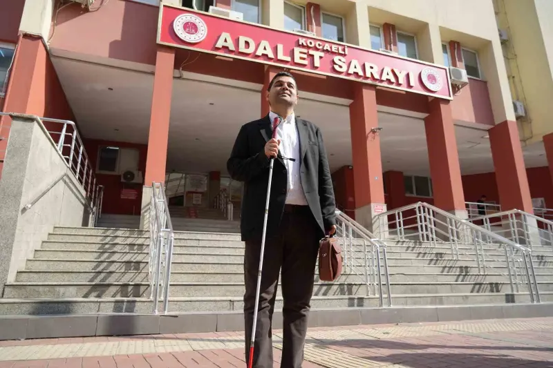 Görme Engelli Avukat Mehmet Emre Kalaycı Kocaeli Barosu Başkanlığına Aday Oldu