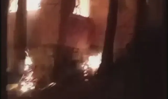 Yaylada 2 katlı evden yükselen alevler ormana sıçramadan söndürüldü