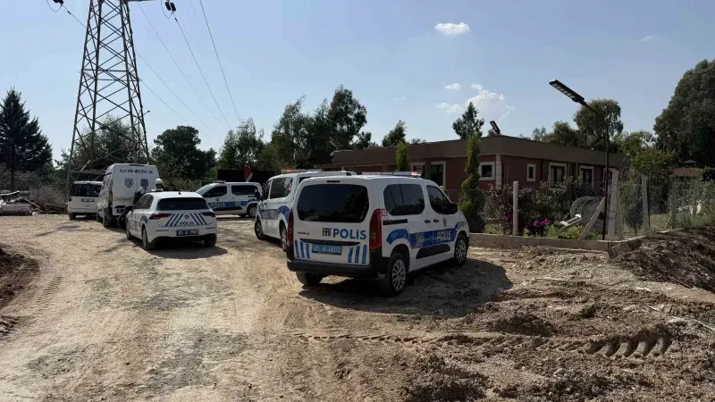 Adana'da İnşaat Firmasının Ofisine Otomatik Silahla Düzenlenen Saldırıda 11 Kurşun İsabet Etti