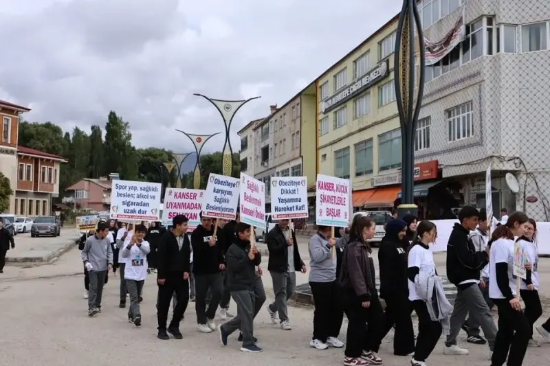 Bayburt'ta Meme Kanserine Karşı Farkındalık Yürüyüşü Gerçekleştirildi