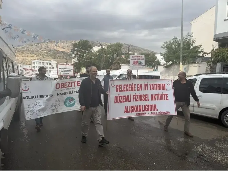 Diyarbakırlı Sağlıkçılardan Obeziteye Karşı Farkındalık Yürüyüşü