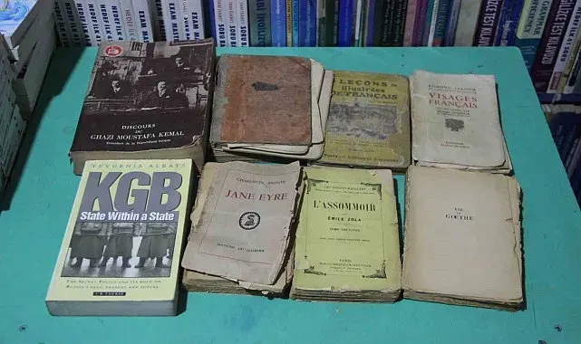 Haydar Aliyev'in danışmanı İrfan Ülkü'nün, özel kaleminin kütüphanesi Erzurum'da bir sahafta çıktı
