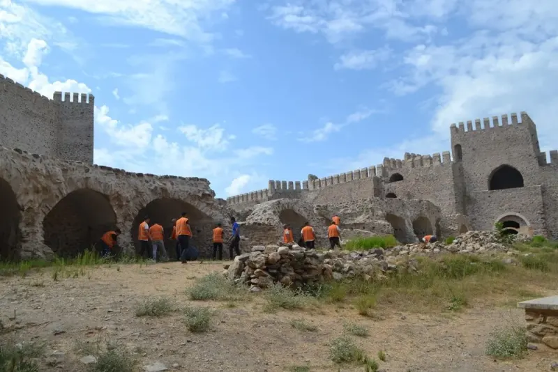Mersin'de Hükümlüler Tarihi Mekânlarda Çevre Temizliği Gerçekleştirdi