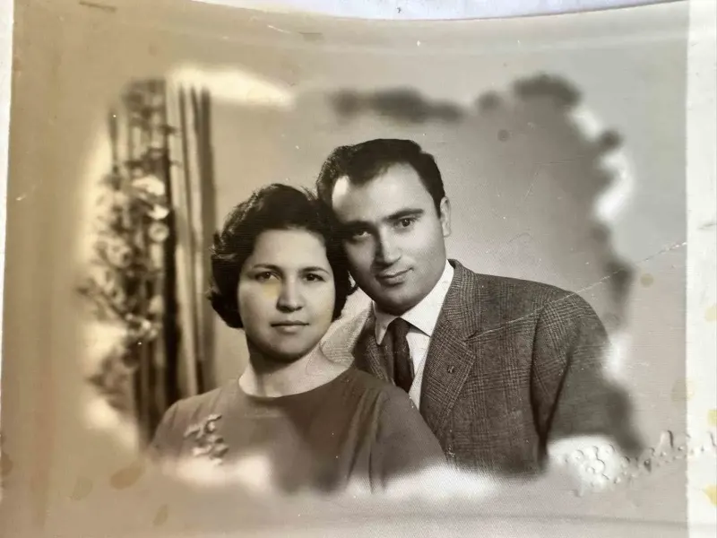 İzmir'de 68 Yıllık Hayat Arkadaşını Görünce Hastalığını Unutup Ayağa Kalktı