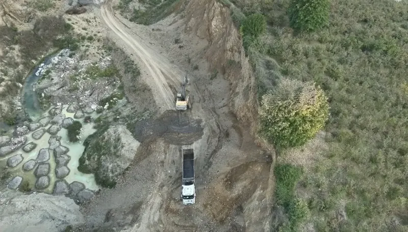 Düzce'de Kaçak Sanayi Atığı Operasyonu: 3 Kamyon Ele Geçirildi