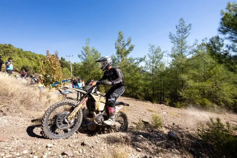 Sea To Sky Enduro Motosiklet Yarışı Orman Etabı'nı Teodor Kabakchiev Kazandı