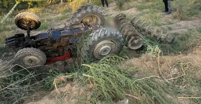 Üzüm Bağında Traktör Devrilen Çiftçi Hayatını Kaybetti