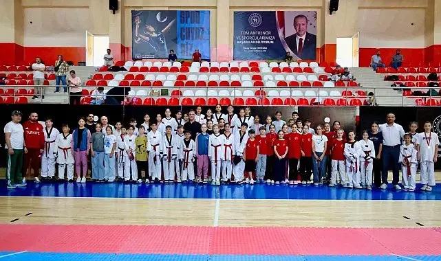 Minik taekwondocular 'Batı Grubu Seçmelerinde' ter döktü